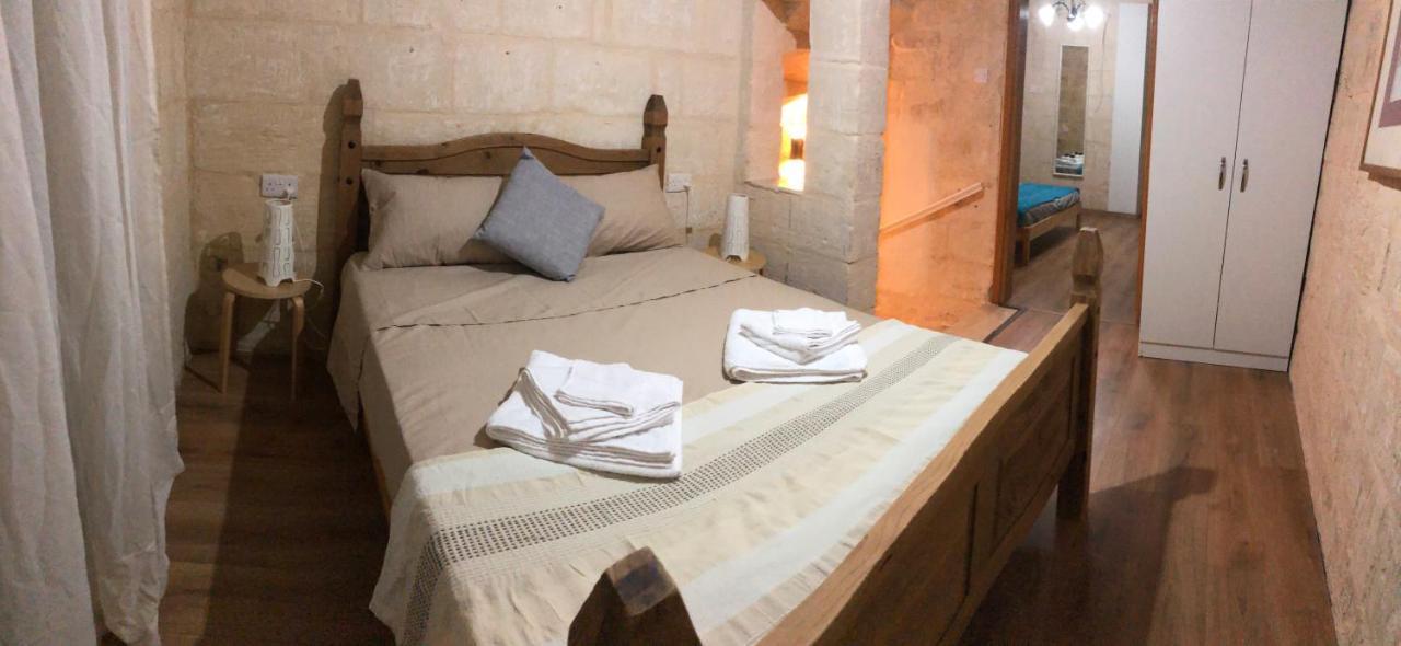Ferienwohnung Floriana Cosy Townhouse Exterior foto
