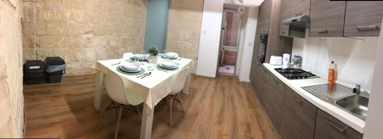 Ferienwohnung Floriana Cosy Townhouse Exterior foto